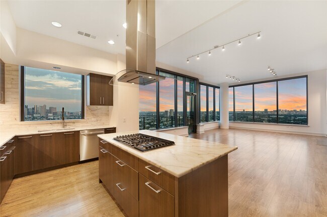 Photo - 1958 W Gray St