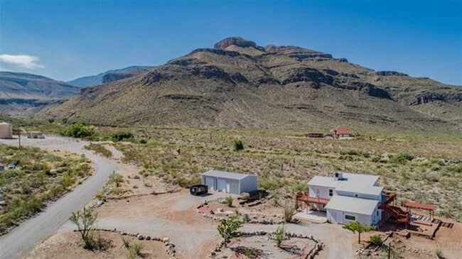 Photo - Home With All The Right Views!