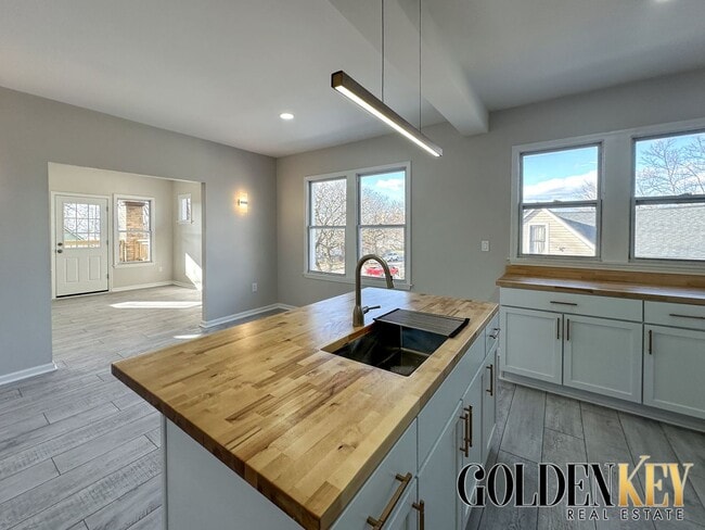 Building Photo - 3854-3831 31st St Unit 3854  31st Street - 3856