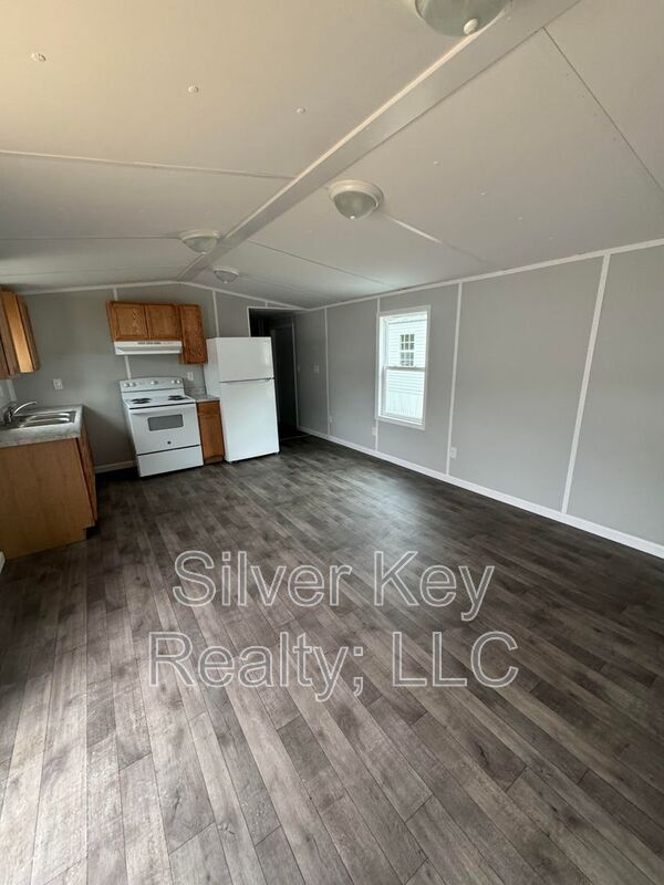 1004 S Jackson St House House Rental in Athens, TN