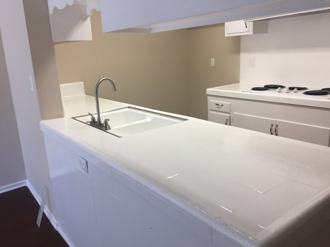 Photo - Hillcrest Glen Apartments