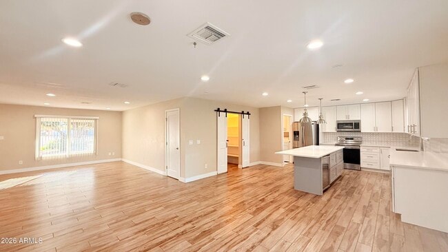 Photo - 3919 N 85th St