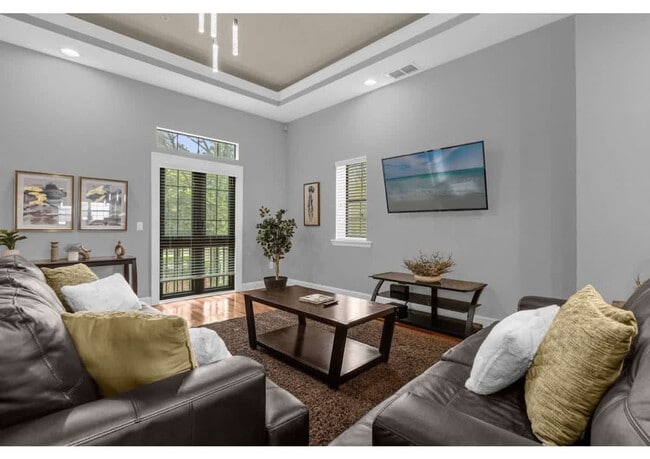 Photo - 8228 Cloisters Cres Ave Unit SI ID1570177P