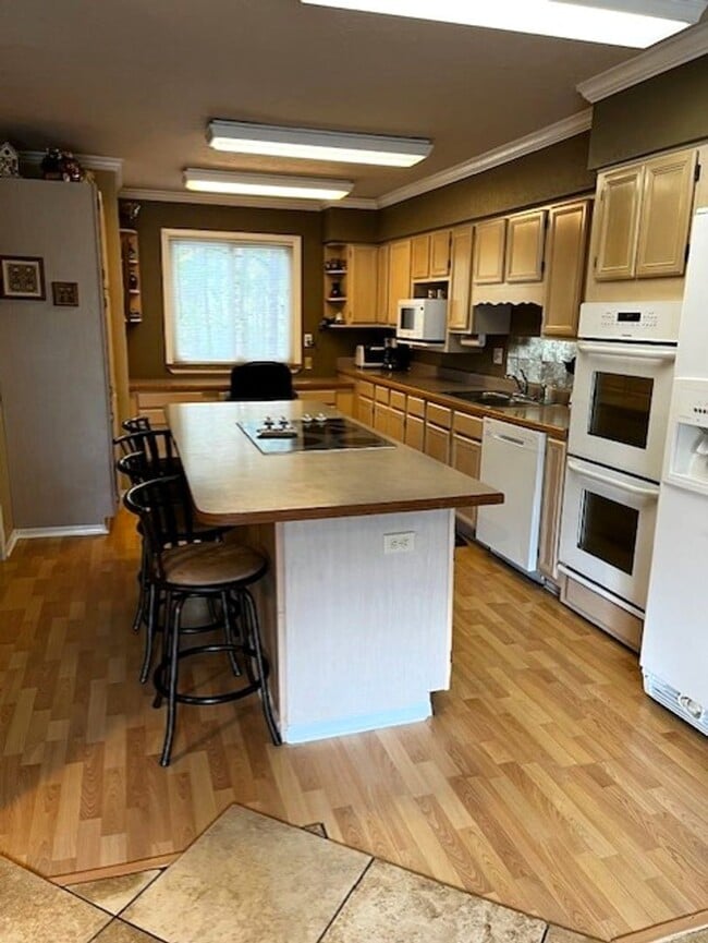 Photo - 1334 Straight Creek Dr