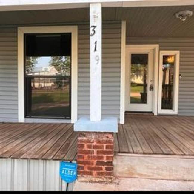 Photo - Hughes Springs 2 Bedroom Home