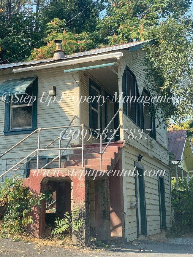 Charming 2 Bedroom 1.5 Bathroom Home Near ... - Charming 2 Bedroom 1.5 Bathroom Home Near ...