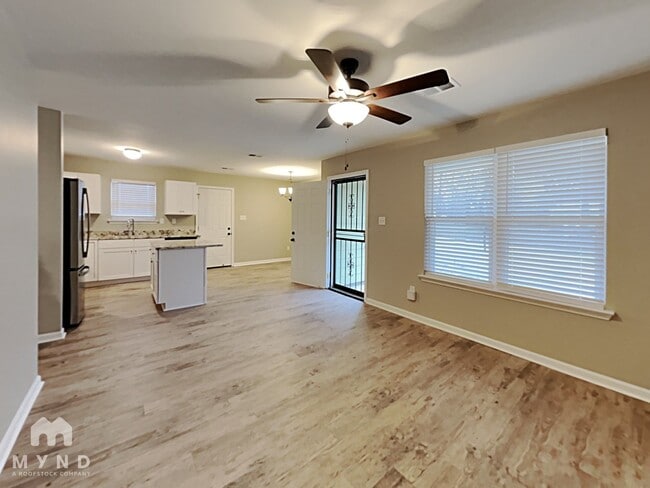 Photo - 3385 Reynard Rd