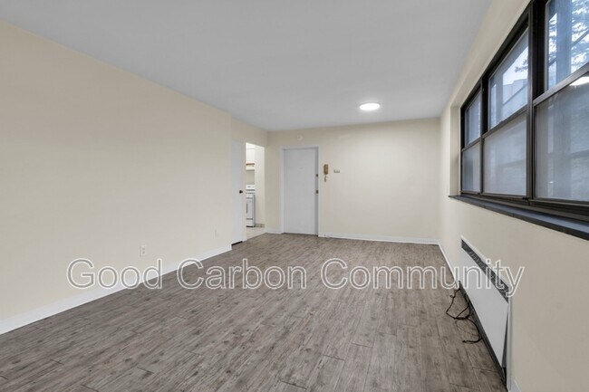 Photo - 1022 Delaware Ave Unit B06