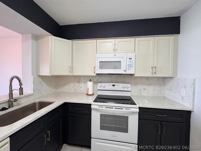 Photo - 4570 NW 18th Ave Unit 605