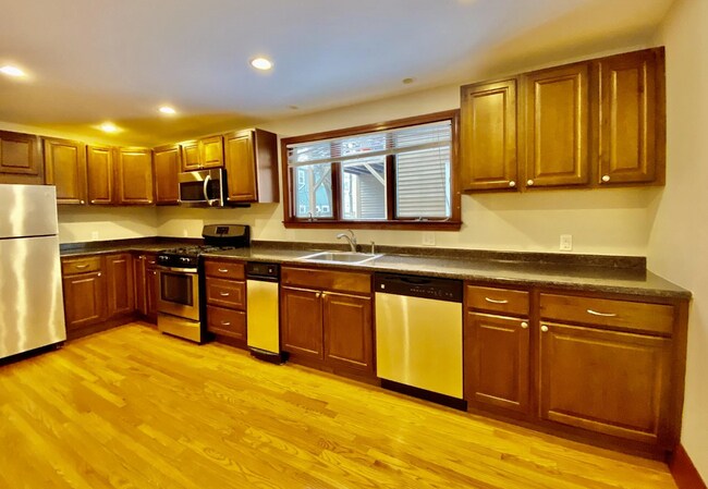 Building Photo - 36 Speridakis Ter Unit 1