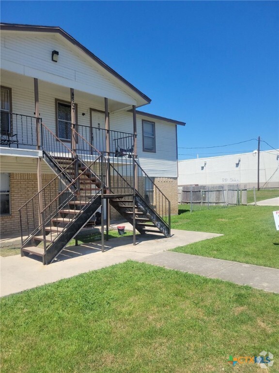 Building Photo - 4807 Rainbow Cir Unit A Rental