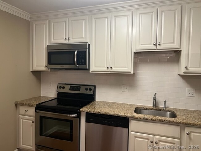 Photo - 67 W Main St Apartment