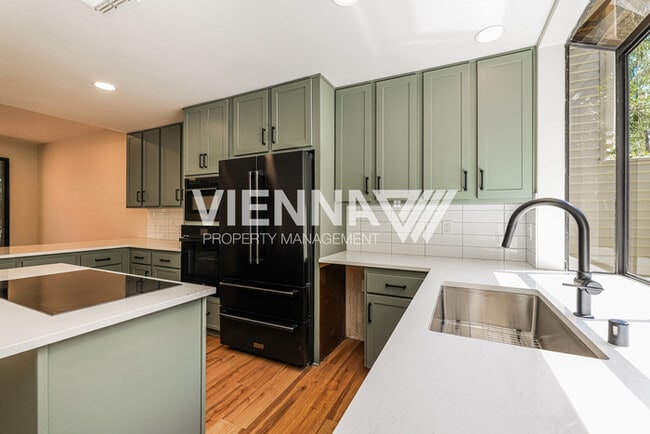 Photo - 340 Wyndgate Rd