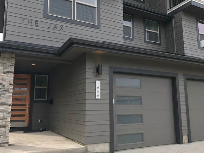 Photo - The Jax Unidad 1654