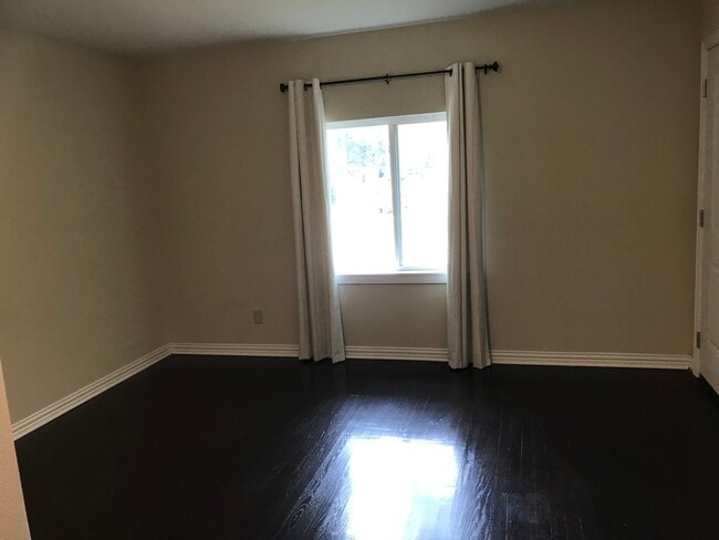 Photo - 823 Jackson St