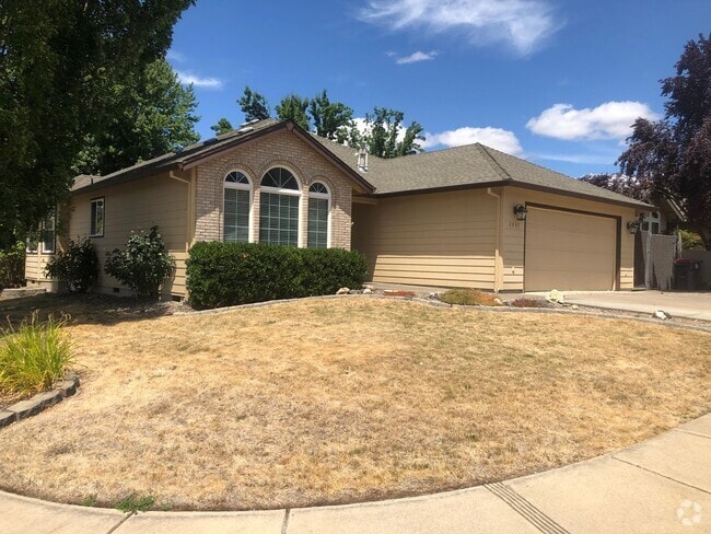 Building Photo - Coming Soon... Well-Maintained 3 Bedroom H... Rental