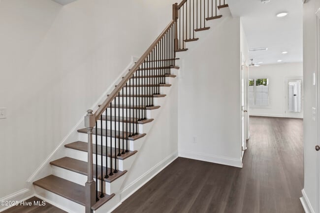 Photo - 1408 Hartley Ln