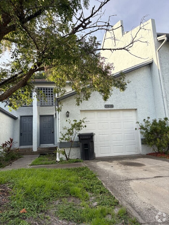 Building Photo - 2bed/ 1.5bath/ 1 car garage townhouse read...