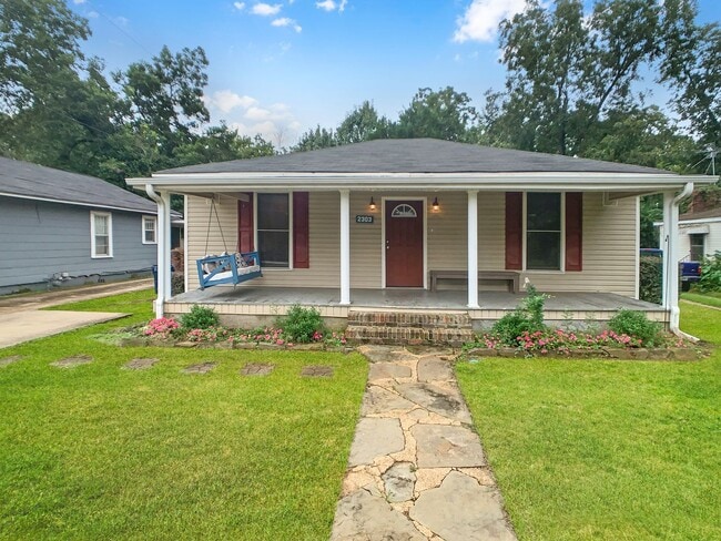 Photo - 2303 22nd St