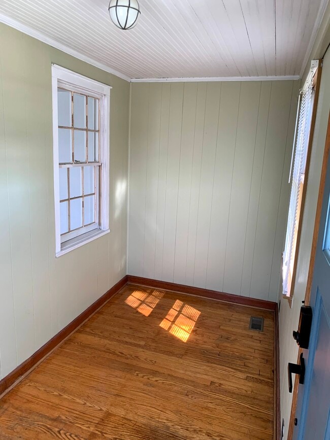 Photo - 195 Clearview Dr