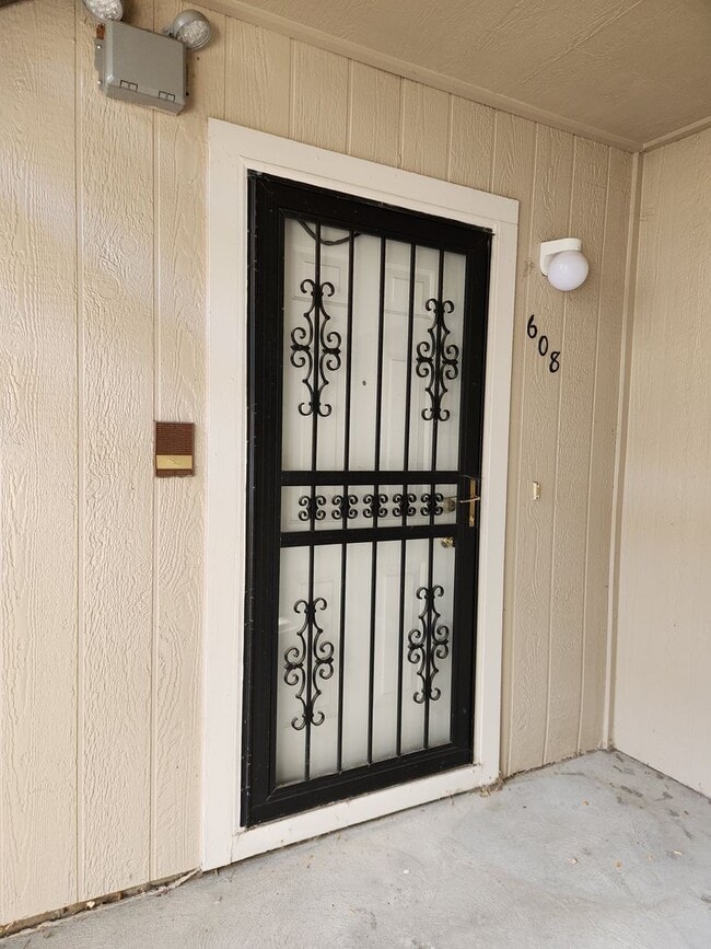 Photo - Fresh paint! Amazing first floor unit in A...