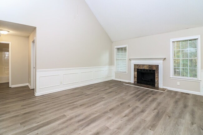 Photo - 37 White Oak Dr SE