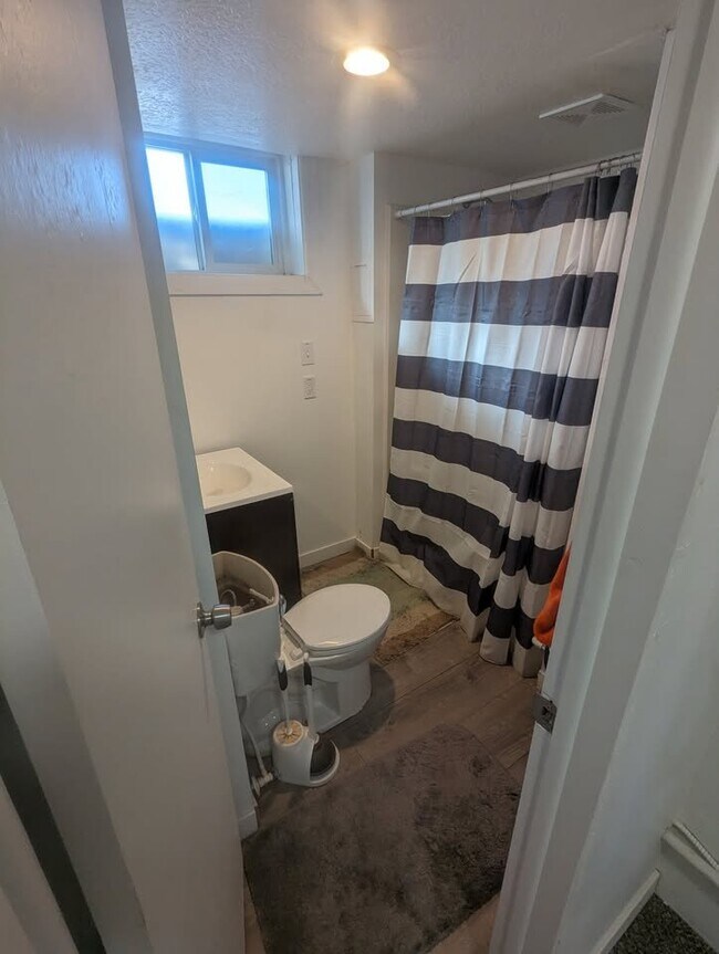 Photo - 885 Spruce St Unidad B