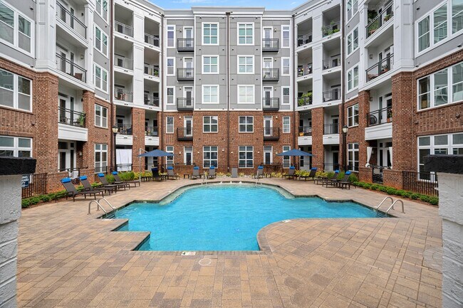 Photo - 808 Hawthorne