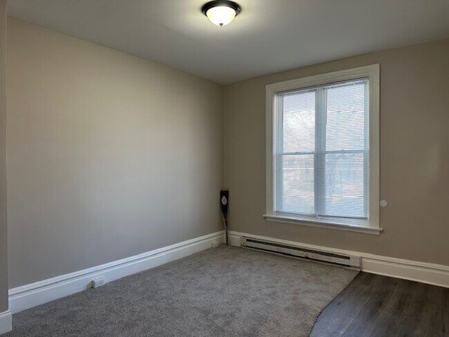 Photo - Harrisburg School District 2 Bedroom 1 Bat... Unit 1