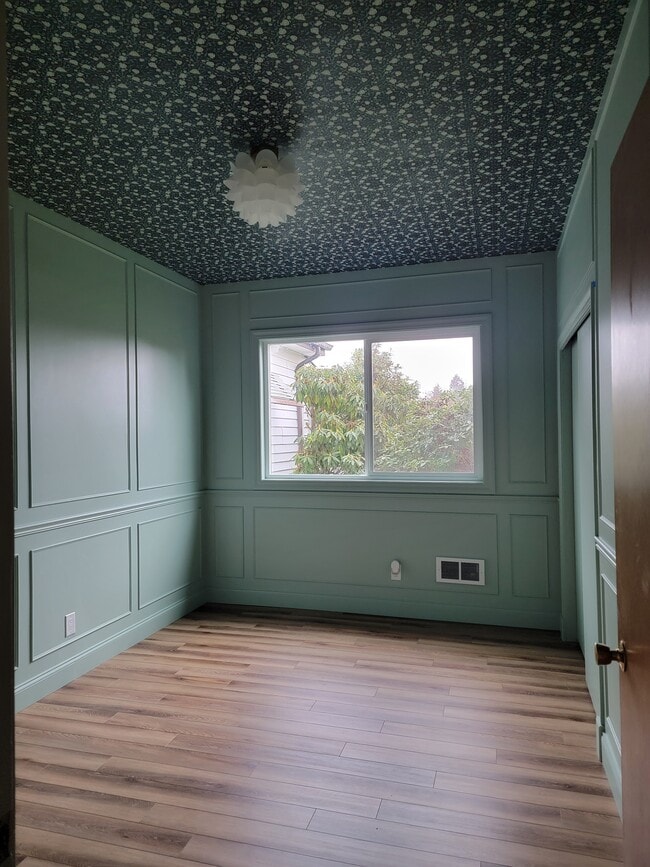 Photo - 4322 Park Ave. S