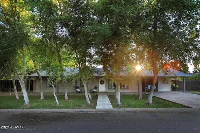 Photo - 1428 S Oakley Pl House