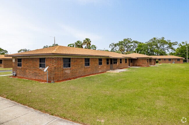 24 Fanfair Ave Orlando, FL 32811-3836 - Ivey Lane Homes