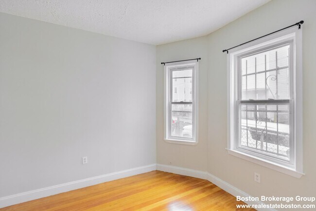 Photo - 17 Cawfield St Unit 1