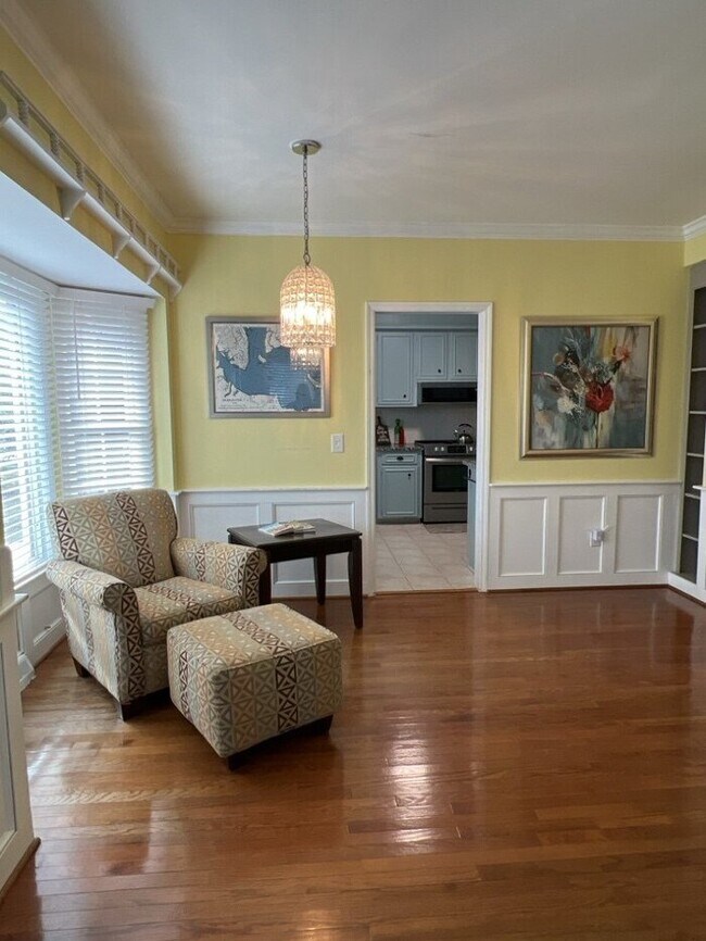 Photo - 664 N Shore Dr