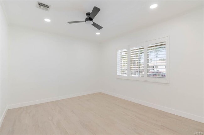 Building Photo - 8108 Lemona Ave