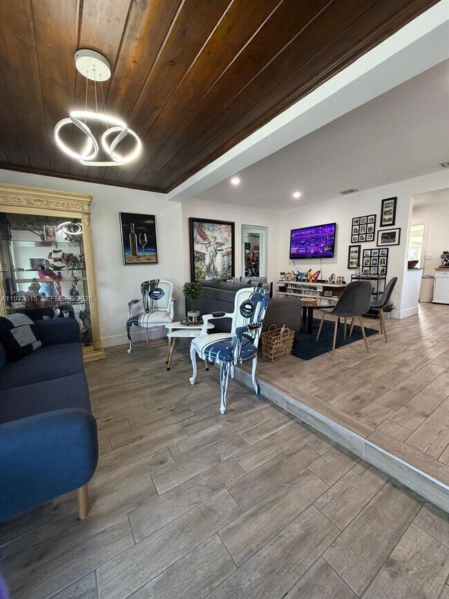 Photo - 1531 NE 15th Ave