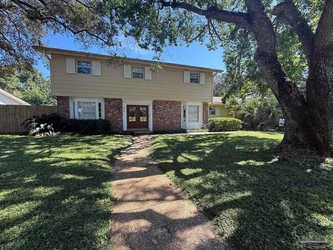 Building Photo - 905 Poinciana Dr
