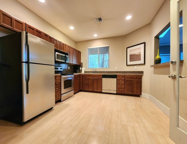 Photo - Condo in Brookwood Community in Bothell  Pet Friendly!