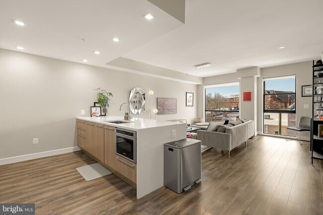 Photo - 1628 11th St NW Unidad 308