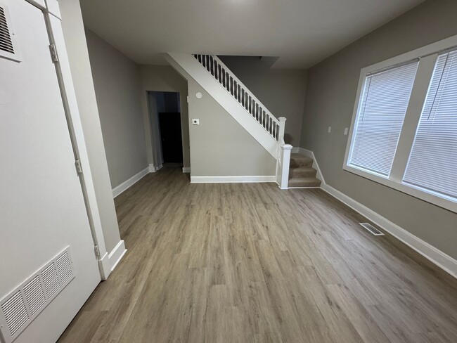 Photo - 1132 N Oxford St