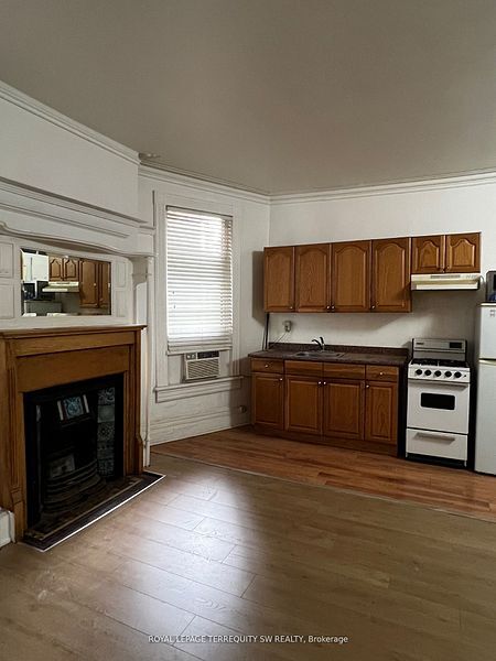 Photo - Annex Bachelor unit available in Clean Qui... Unit E