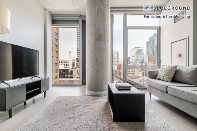 Photo - 311 W Illinois St Unit FL6-ID1247