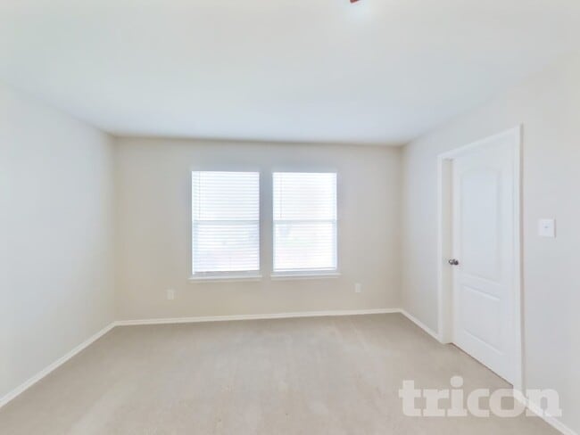 Photo - 11059 Barclay Point