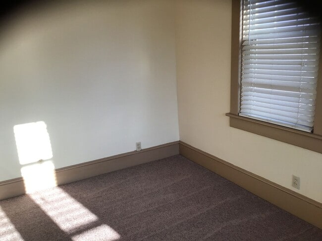 4305 Newport Ave Unit 4305 Newport Ave Unit #4
