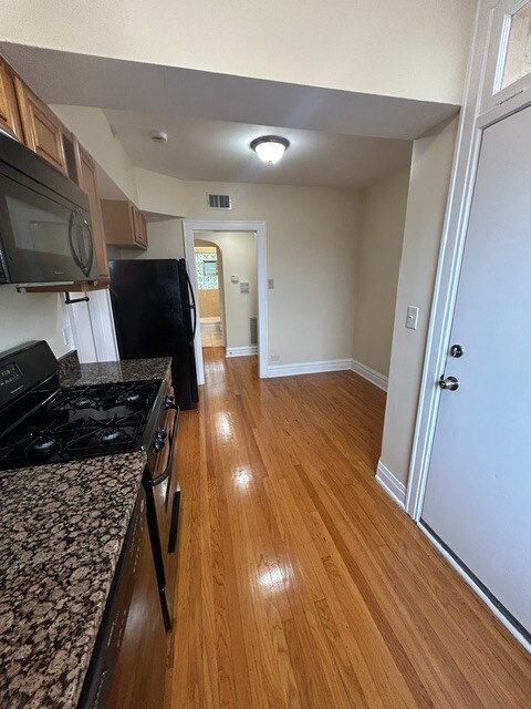 Photo - 4514 W Wellington Ave Unit 2