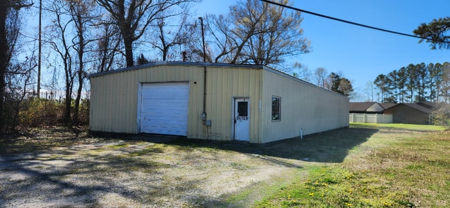 Building Photo - 1347 US 17 S Rental