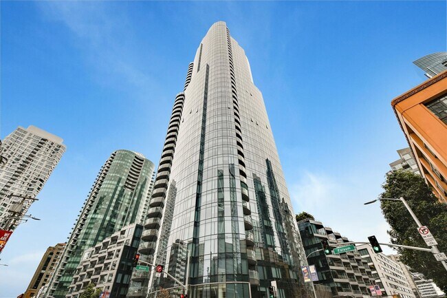 Epic REA - LUMINA Spacious & Bright - famo... - Epic REA - LUMINA Spacious & Bright - famo... Condo Unit 22C