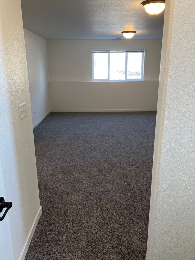 Photo - 4 Bed  3 Bath Twin Home