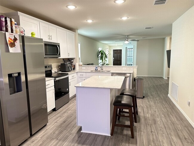 Photo - 333 Grenada Lk Dr