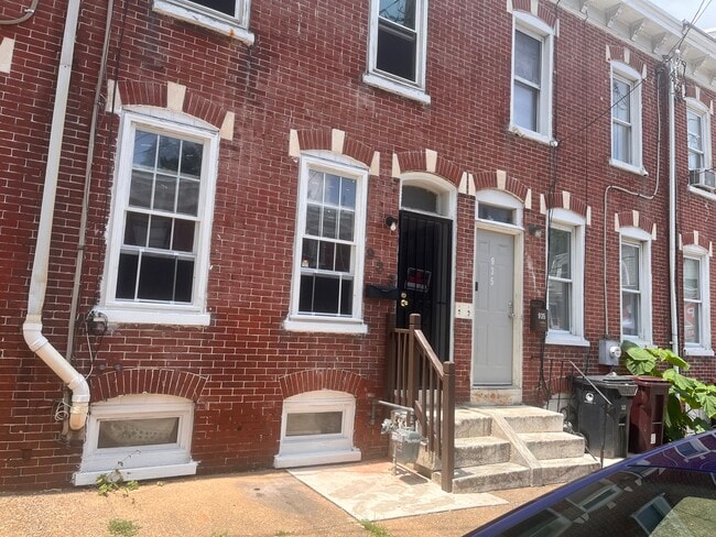 Building Photo - 933 N Pine St Rental